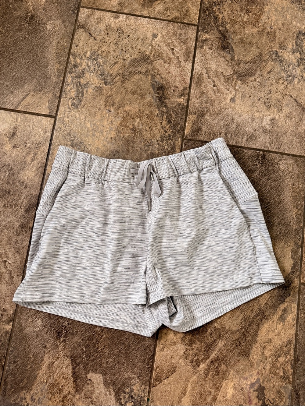 Like New Lululemon On the Fly Luxtreme Shorts size 12